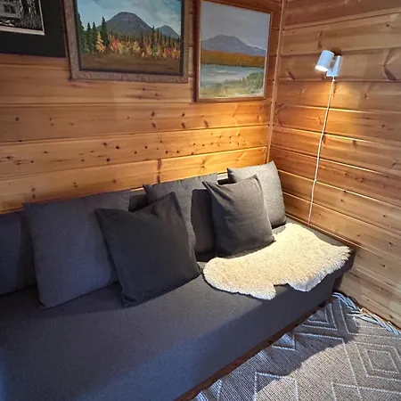 Viihtyisae Moekki Riekkojen Mailla Hetassa *