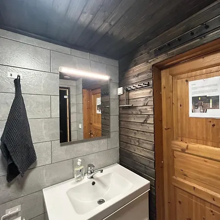 Viihtyisae Moekki Riekkojen Mailla Hetassa *